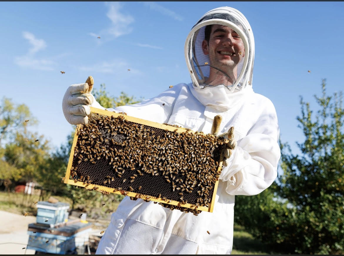 Cooper Middleton, The Pro Beekeeper Of Guyer